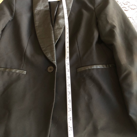 Black Blazer - Picture 5 of 6